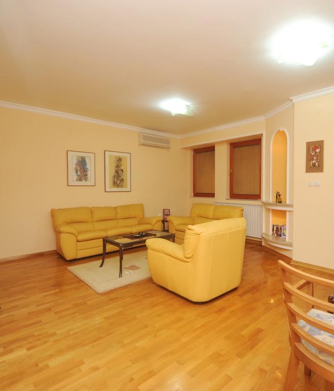 Exclusive Central Apartments Skopje Exteriör bild